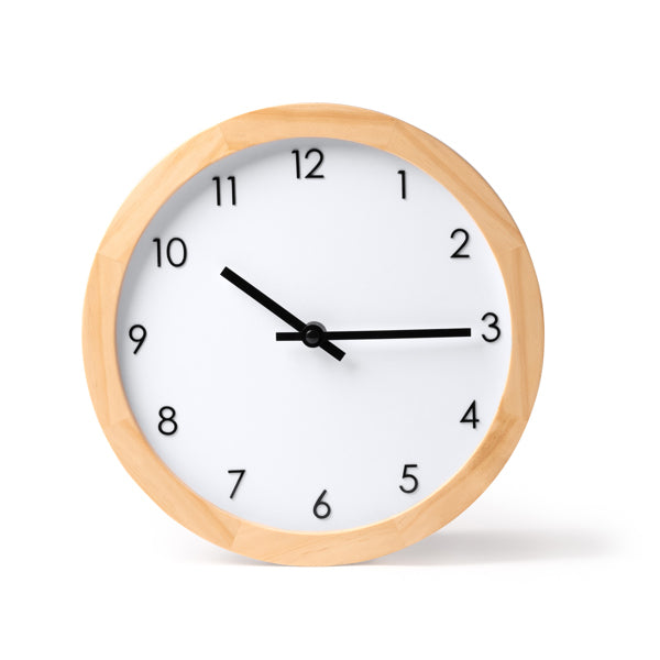 Relógio de parede de bambu com design vintage com números e ponteiros pretos